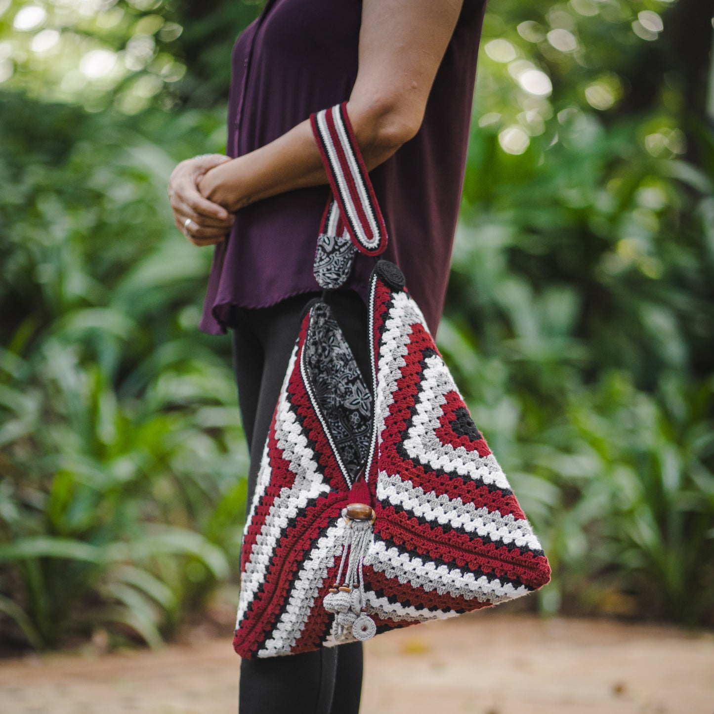 Crochet Tote Bag - Crimson Peaks